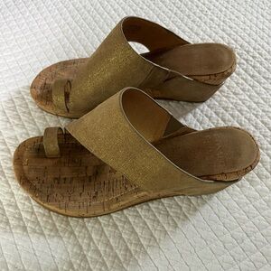 Donald Pliner Taupe/Gold Wedge Sandals